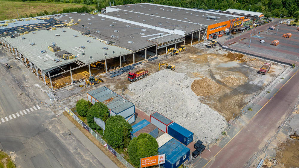 Przebudowa obiektu handlowego Tesco w Bytomiu