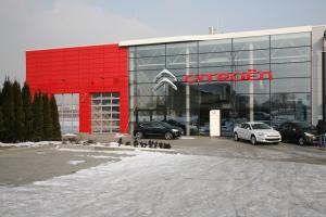 Generalne wykonawstwo - dealer Mercedes-Benz oraz Citroen - budowa salonu i serwisu samochodowego Świerklany . Kamiński generalny wykonawca obiektów kubaturowych  Częstochowa, Siewierz, Zawiercie, Dąbrowa Górnicza, Sławków, Siemianowice Śląskie, Knurów, Sosnowiec, Katowice, Czerwionka Leszczyny, Rybnik, Tychy.